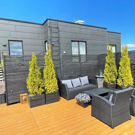 City Terrace Apartment Avangard - Large Private Roof Terrace Tallin Exterior foto