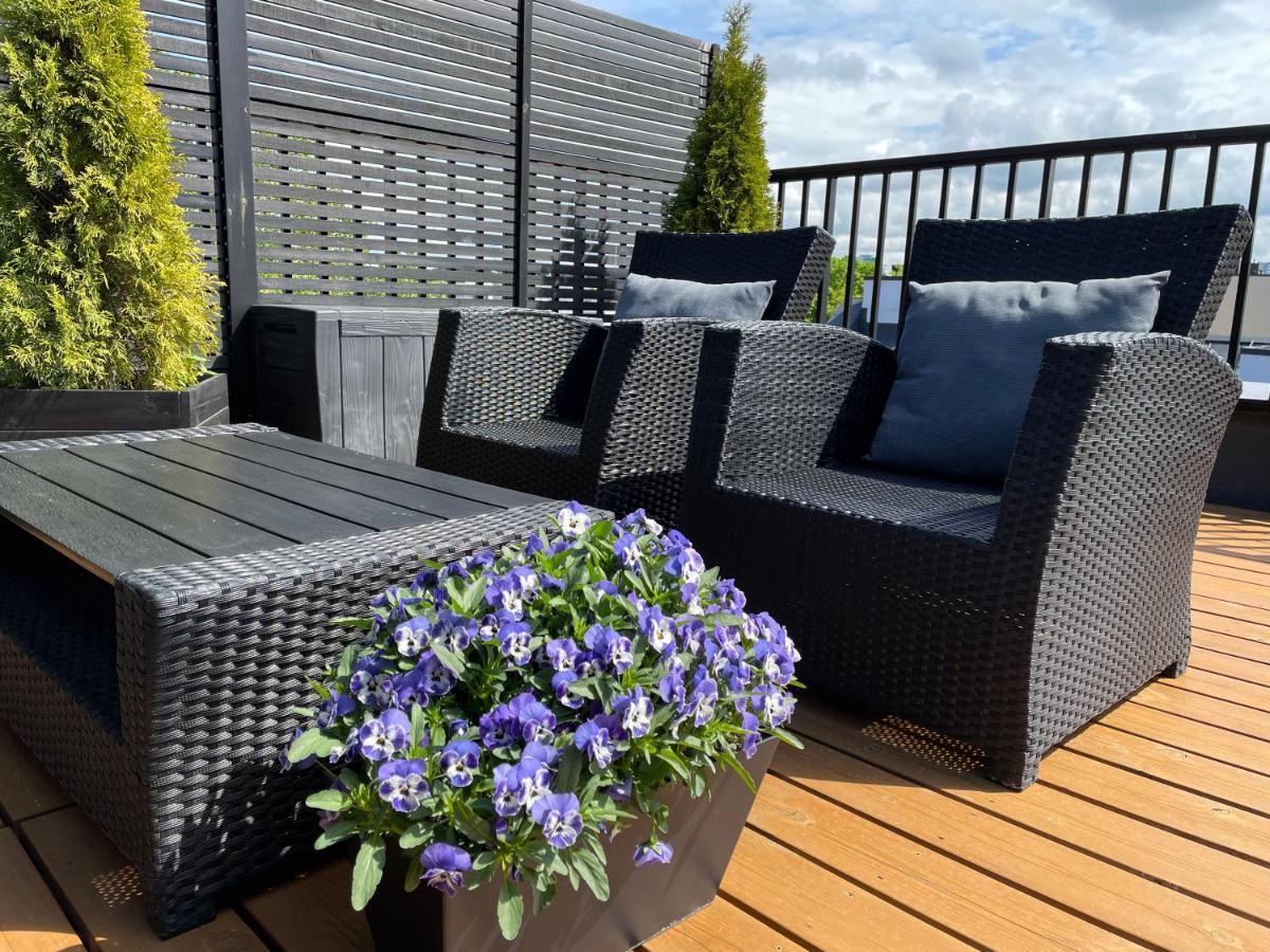 City Terrace Apartment Avangard - Large Private Roof Terrace Tallin Exterior foto